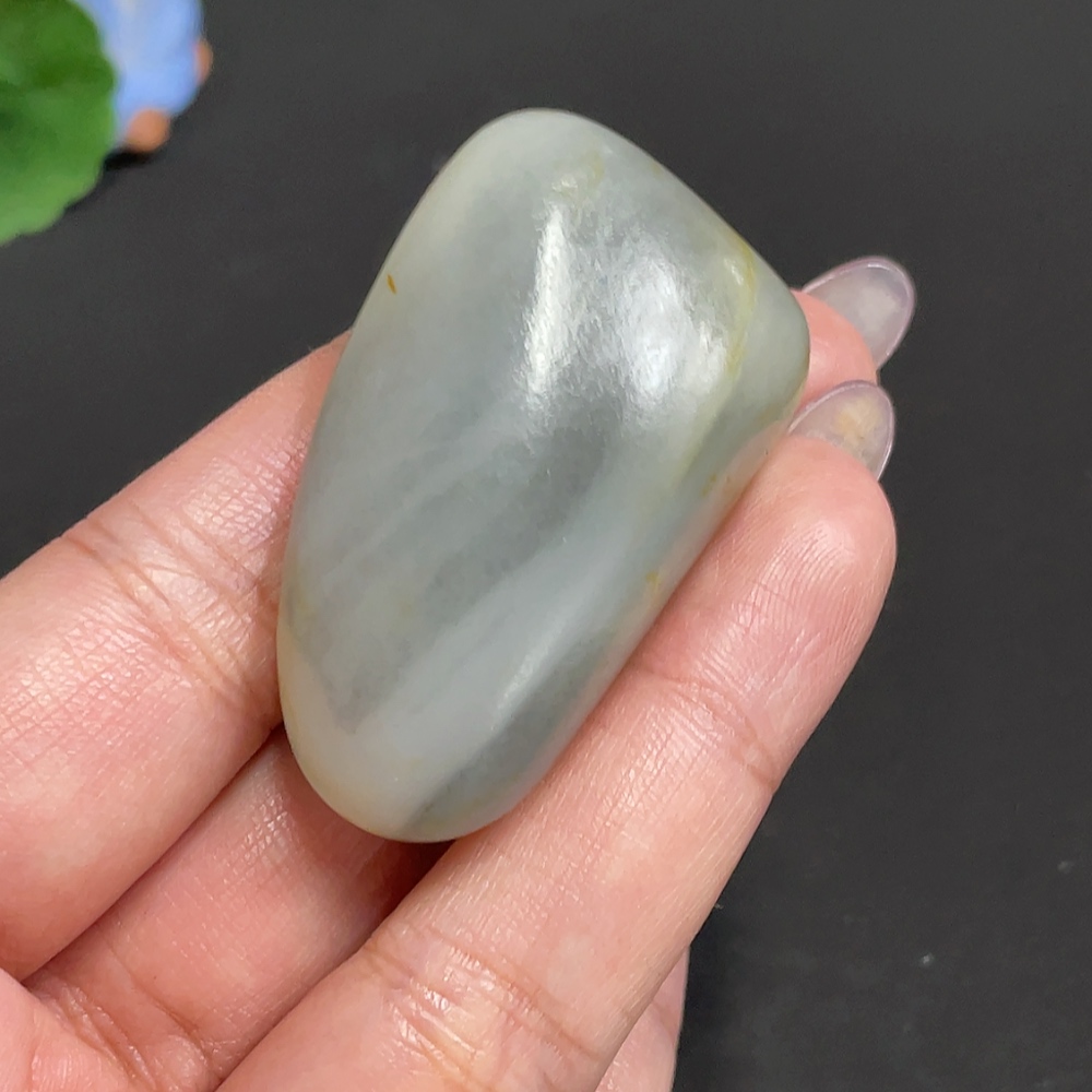 H33930433 Hetian Jade, undetermined origin of the skin color, containing other mineral components, total weight approximately 44.7g