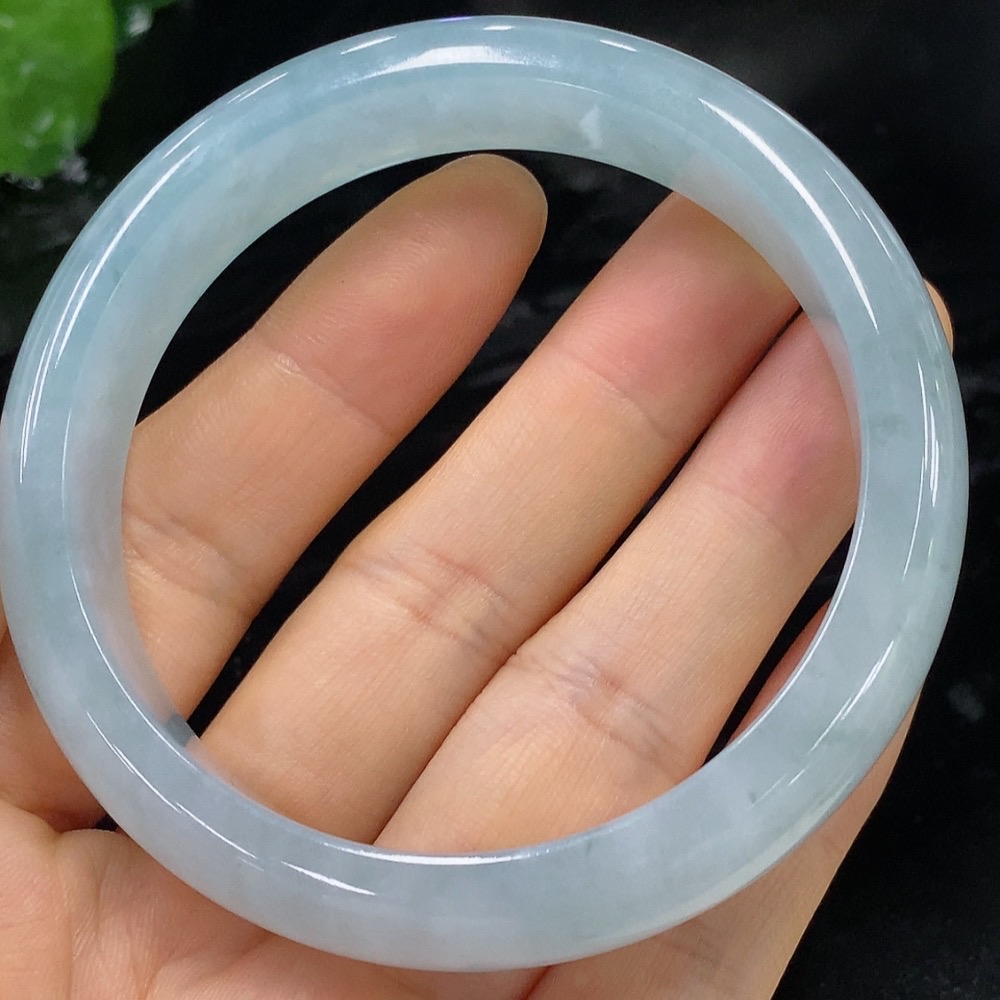 F26028050 Jadeite Round Bangle