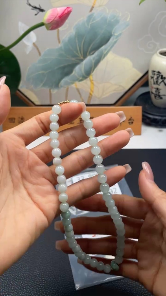 F33899392 Jadeite Bead Necklace Approx. 7.3mm Total Weight Approx. 32.8g (Non-Gold Setting) (Matching Beads Non-A)