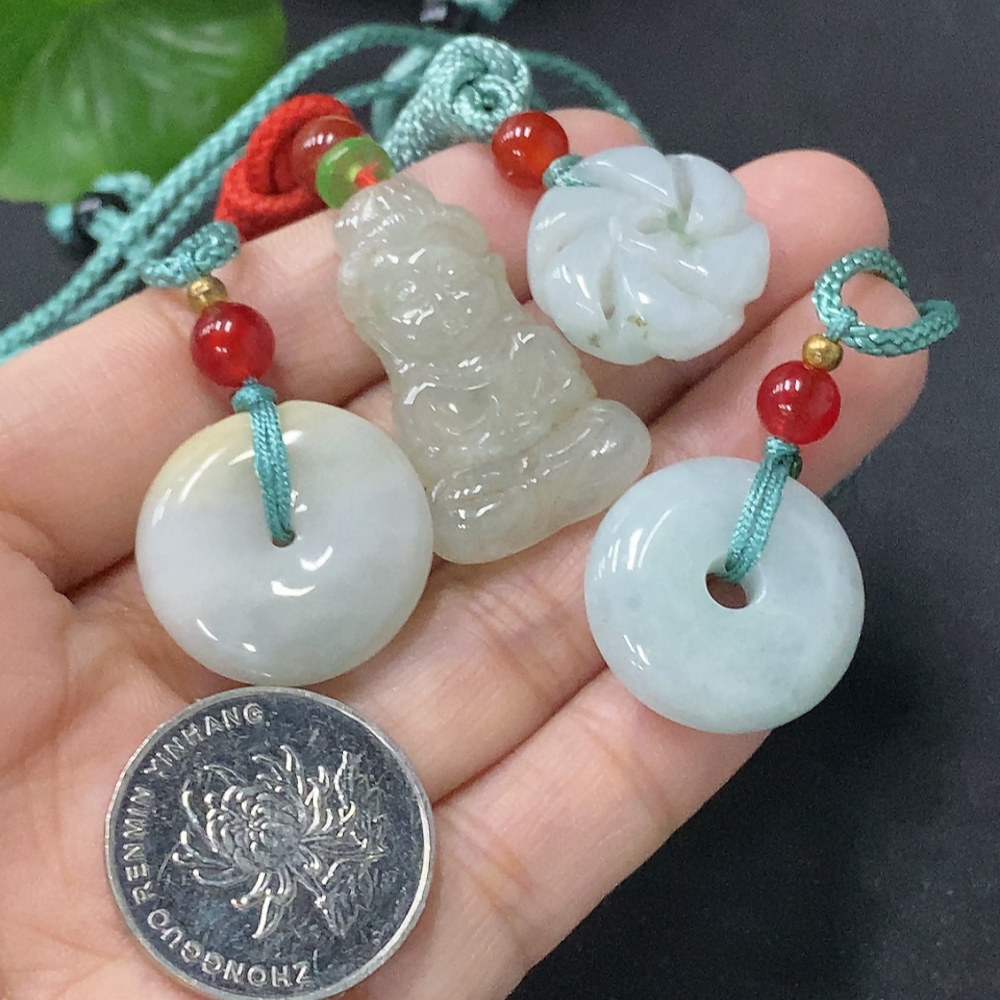 F33886628 Jadeite Pendant Sell as a Lot