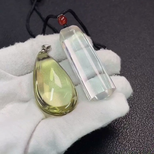 C34039782 Crystal Pendant Non-Gold Total Weight Approx. 44.19g With Cord Sell as a Lot