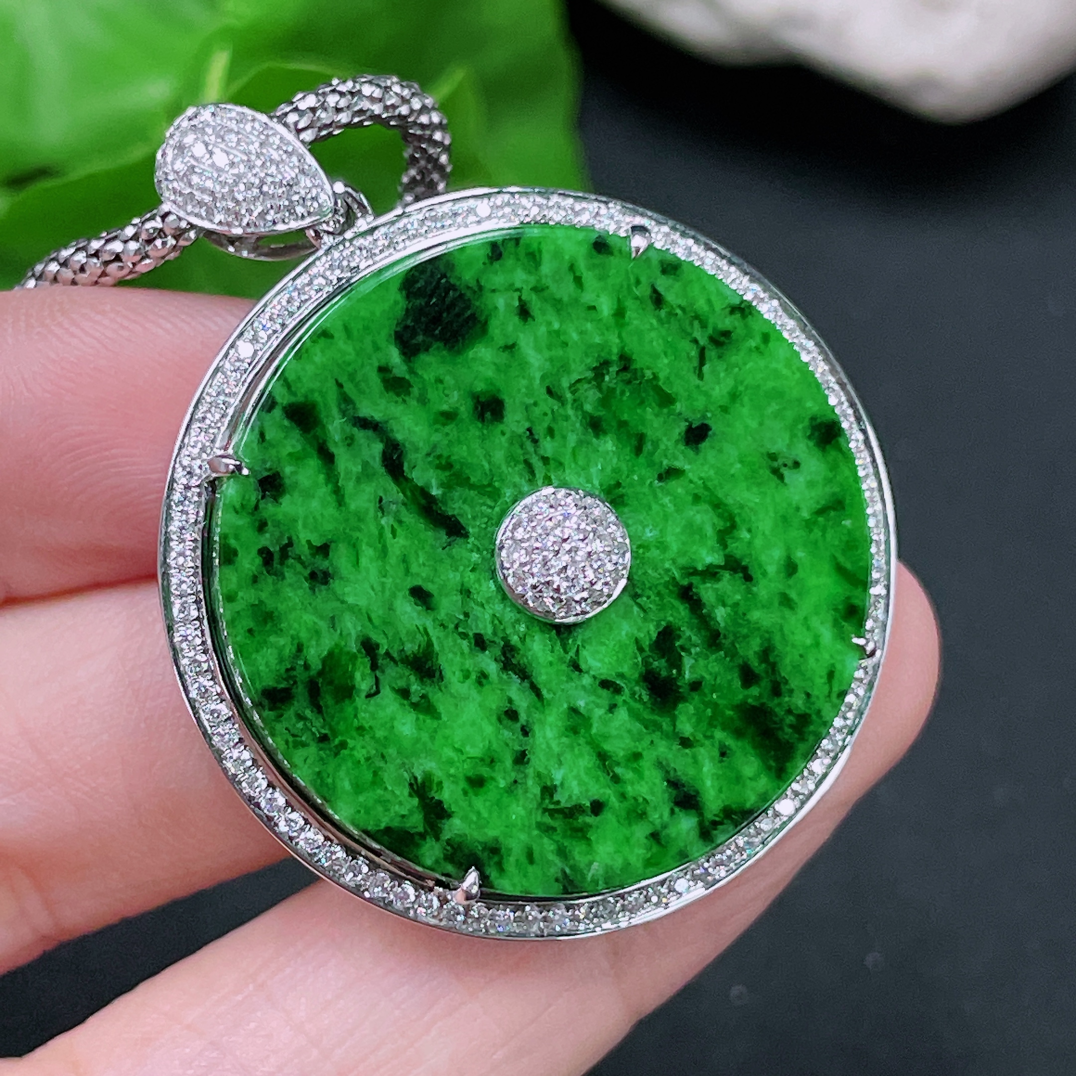 F33918468 Jadeite Inlaid Pendant 18K Gold Total Weight Approx. 28.8g (With Diamond Accents) (Including Chain Weight) (Containing Other Mineral Components)