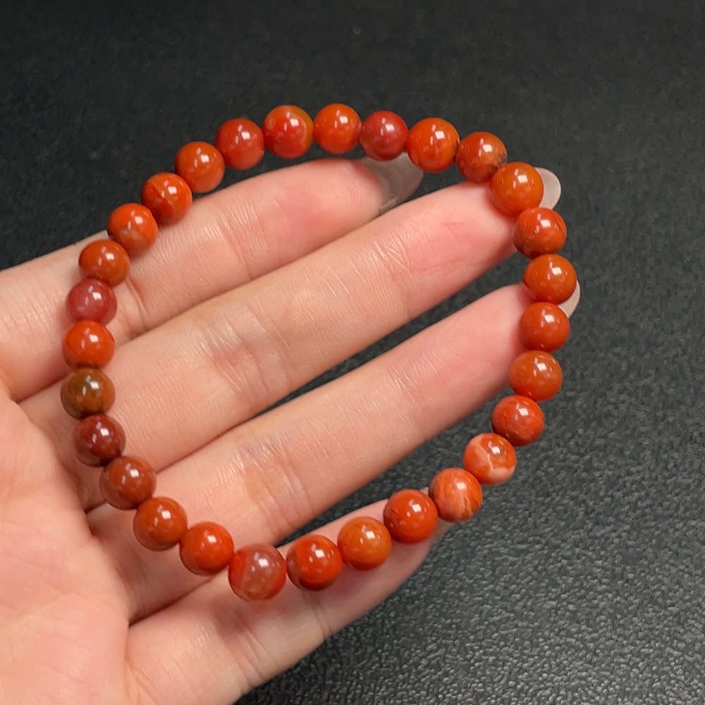 C31576250 South Red Agate Bracelet, Approx. 7mm, Total Weight Approx. 14.63g, Visible Organic Matter