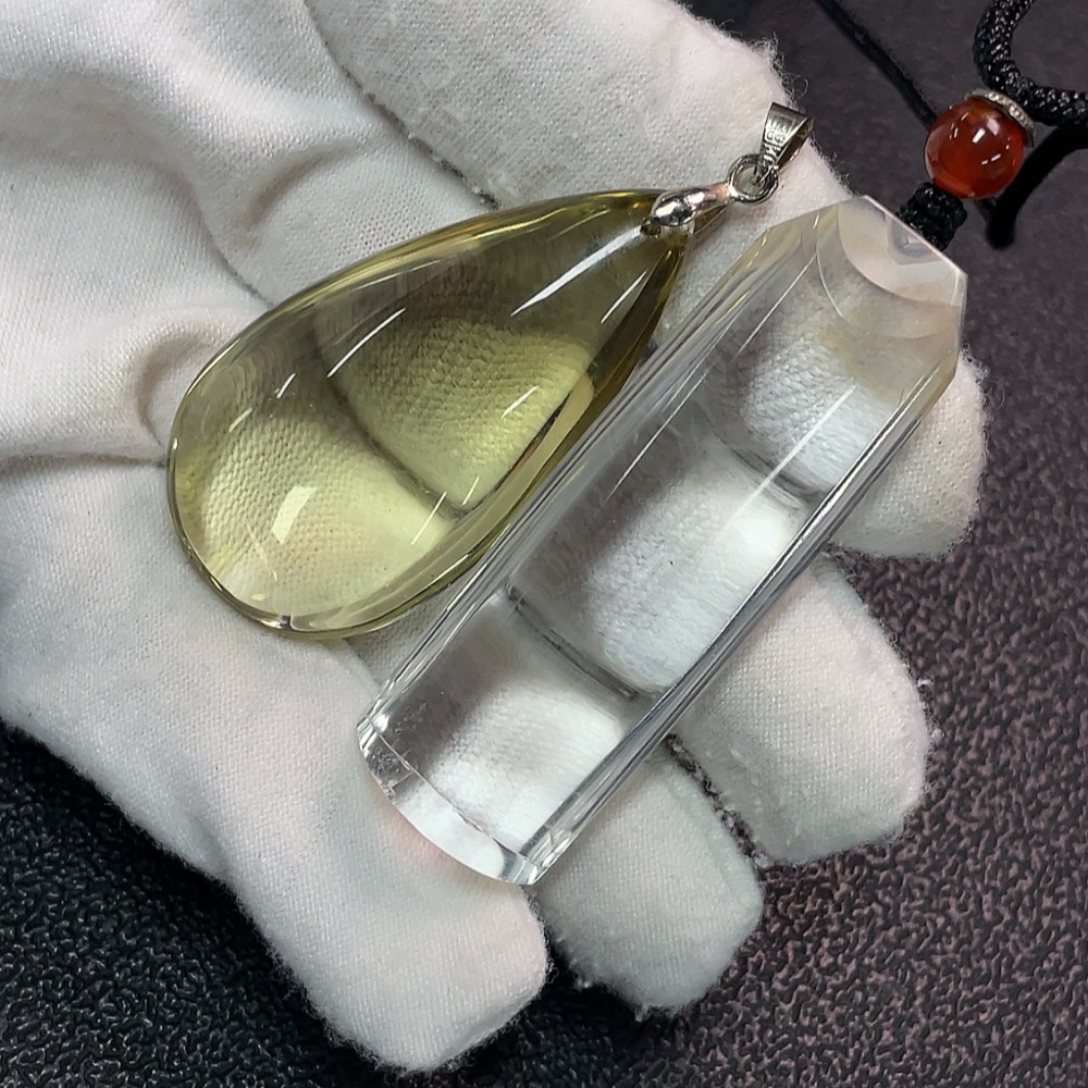 C34039782 Crystal Pendant Non-Gold Total Weight Approx. 44.19g With Cord Sell as a Lot