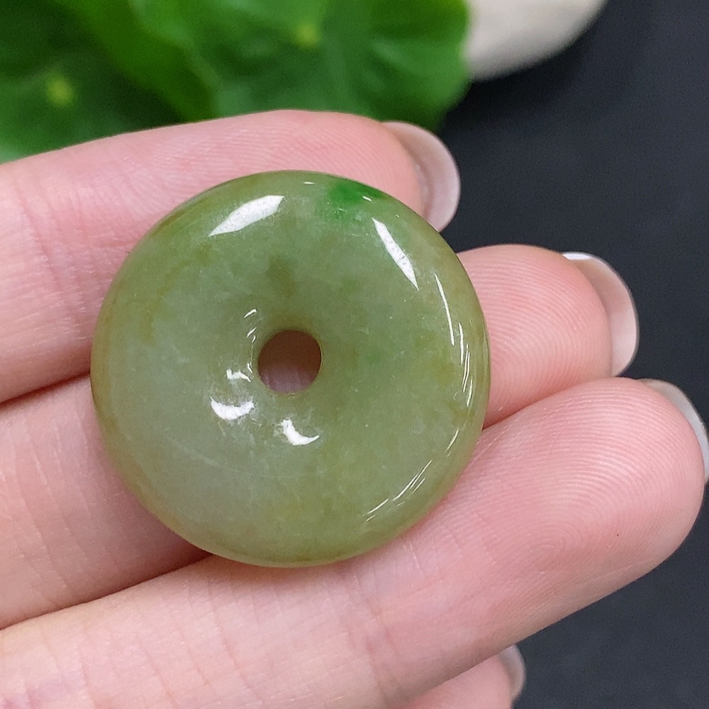 F34034186 Jadeite Safety Buckle, total weight approximately 8g, yellow color origin undetermined