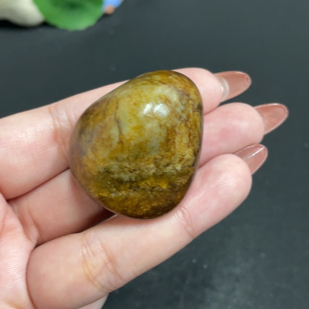 H34010445 Hetian Jade, undetermined origin of skin color, contains other mineral components, total weight approximately 42.3g