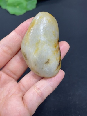 H41872398 和田玉       货品总重约41g    皮色成因未定