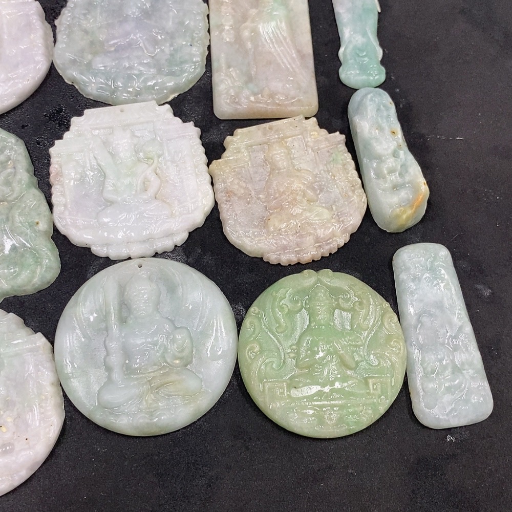 F15581969 Unpolished Jadeite Pendant