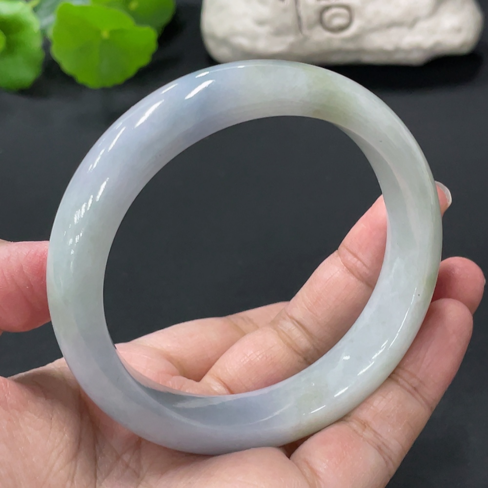 F33838255 Jadeite Round Bangle, Total Weight Approx. 73.4g, Inner Diameter 60.2