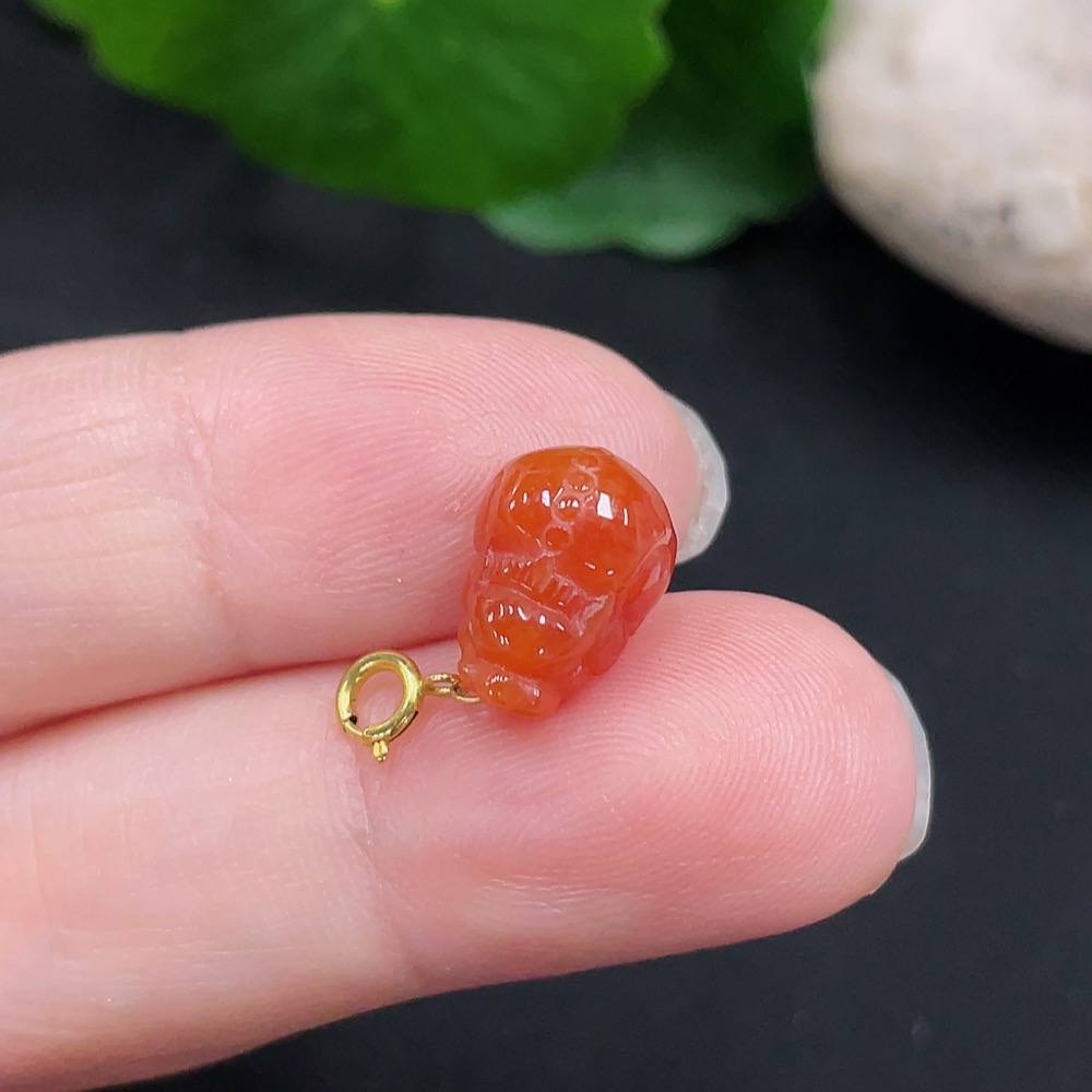 F34967191 Jadeite Pi Xiu Pendant with 18K Gold, Total Weight Approx. 1g (Color origin of yellow part undetermined)