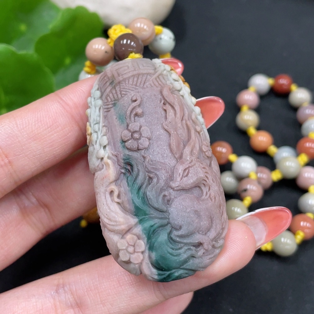 H35084884 Alashan Agate Pendant - Nine-Tailed Fox, contains other mineral components, total product weight (including chain) approx. 65.4g