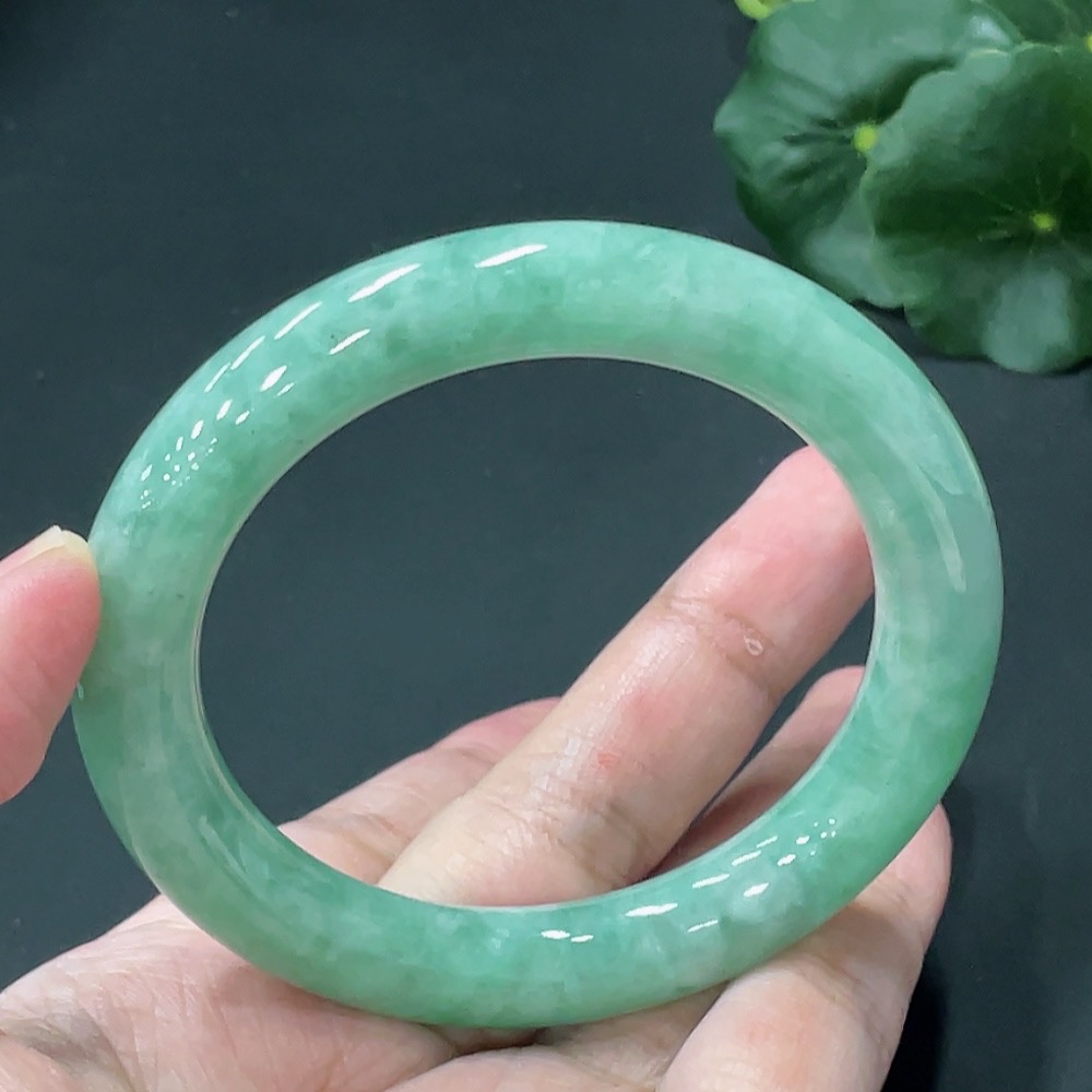 F18956833 JadeiteRound Bangle, Size 54.9, Total Weight 57.378g