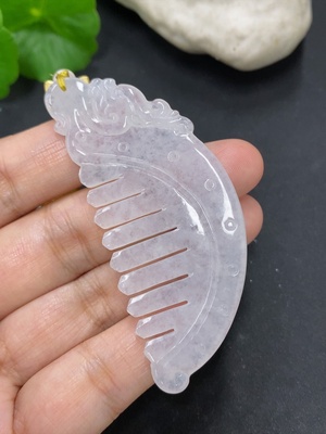F42971597 翡翠挂件 货品含绳总重约18.9克