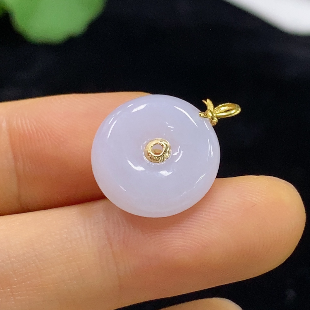 F34974818 Jadeite Safety Pendant with 18k Clasp, Total Weight Approximately 2.43g