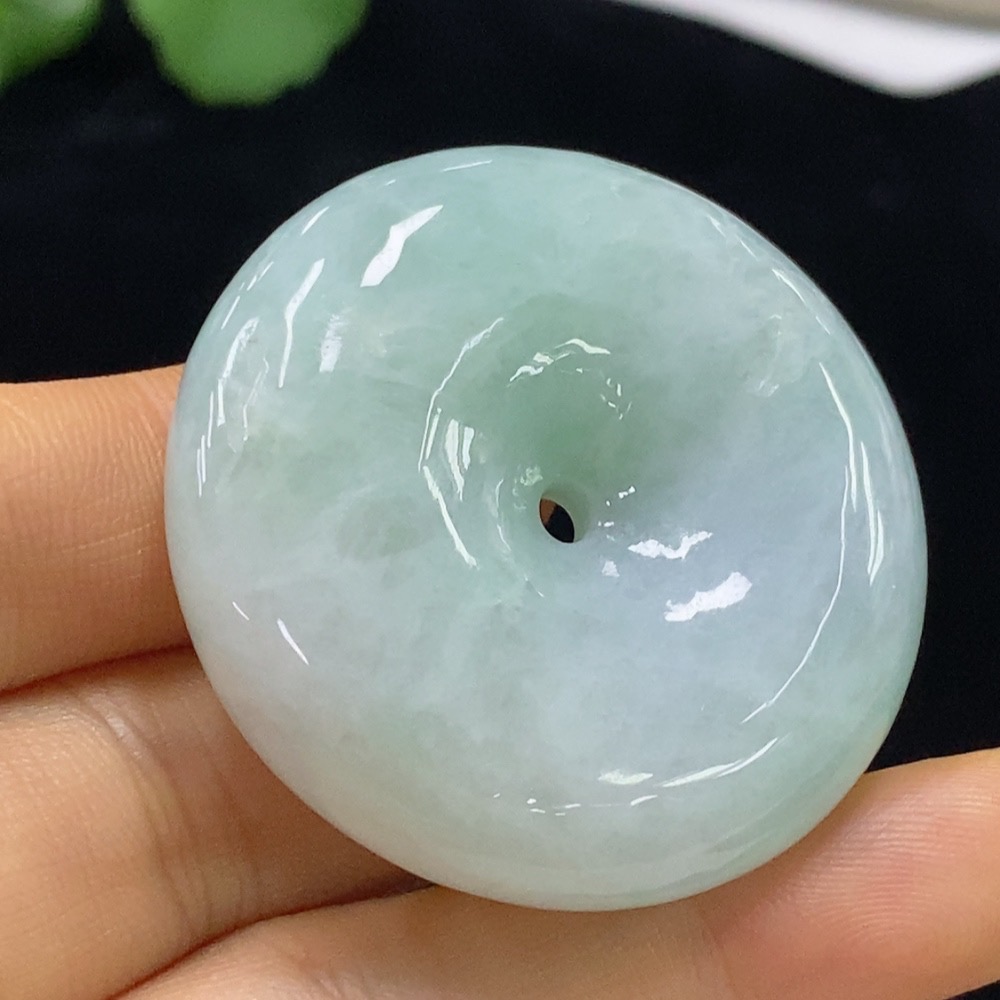 F34025628 Jadeite Peace Knot Pendant Total Weight Approx. 47.34g