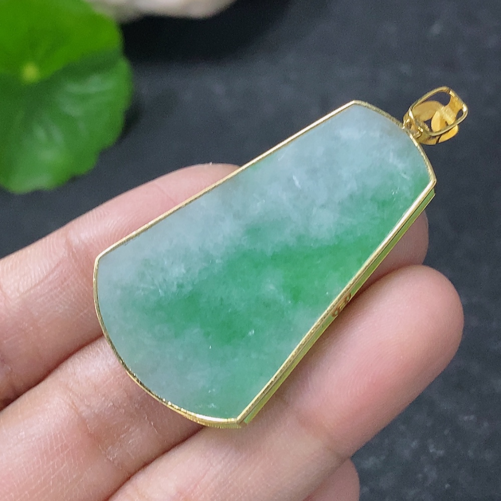 F32761654 Jadeite Plain Pendant with 18K Gold, Total Weight Approx. 8.1g