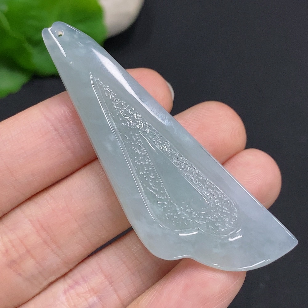 F32757124 Jadeite Freeform Pendant (Total Weight Approx. 13.1g)