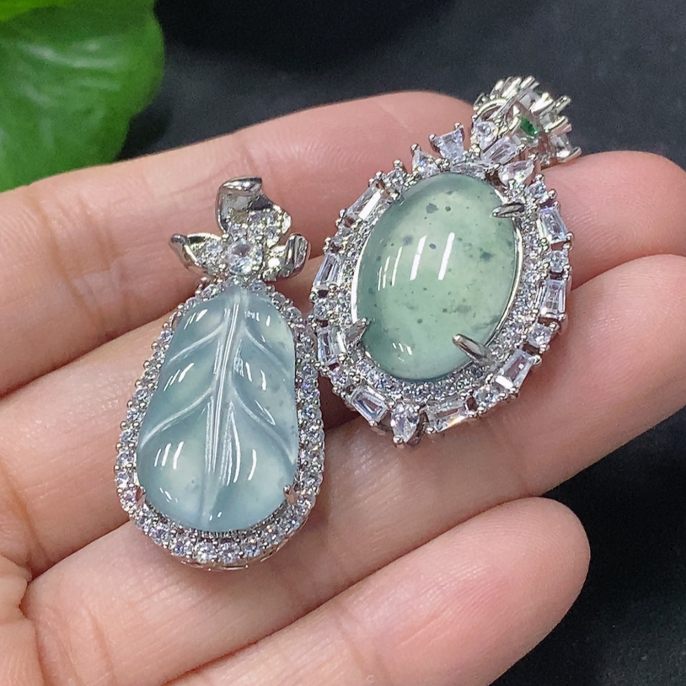 F33888030 Jadeite Leaf Inlaid Pendant Non-Gold Inlaid With Non-A Grade Stones
