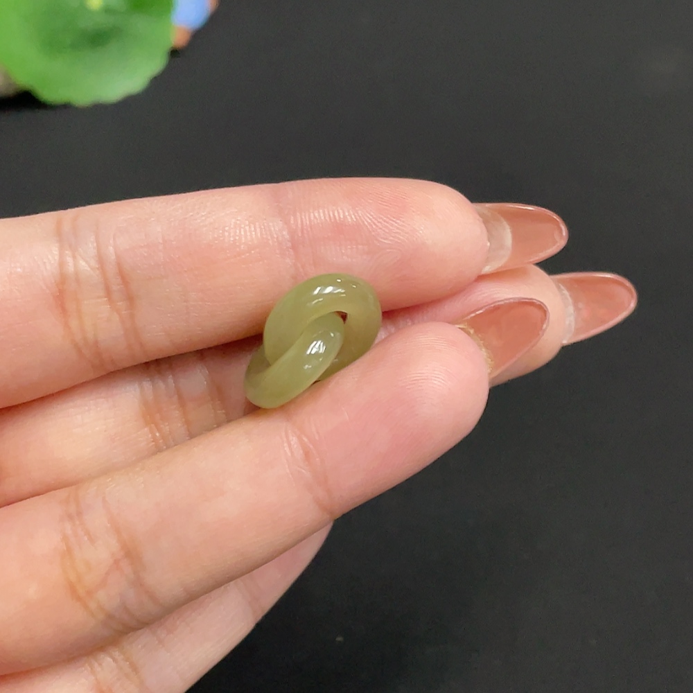 H34074525 Hetian Jade Pendant Total Weight About 2.3g