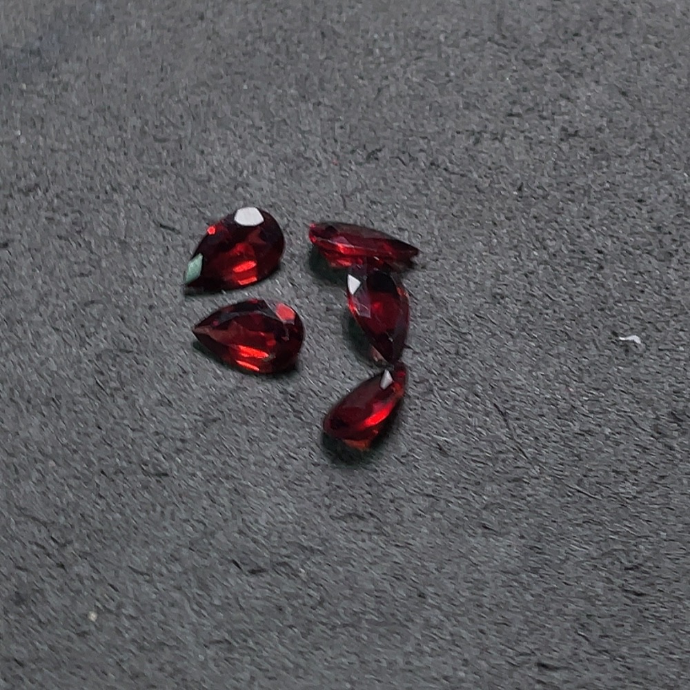 C33855621 Garnet Loose Stone Total Weight Approx.4.695ct Sell as a Lot