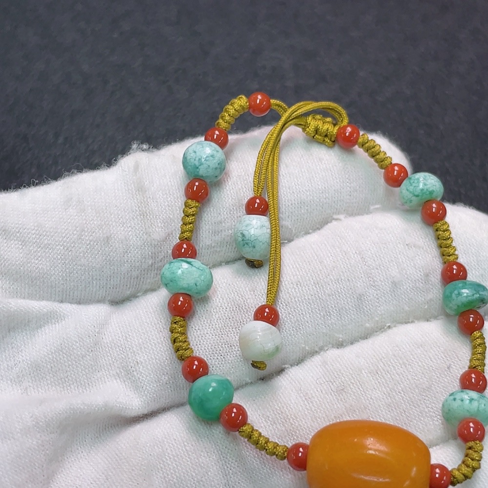 C34990960 Amber Beeswax Bracelet with South Red Agate, Non-Natural Matching Stones, Total Weight Approx. 5.26g Including Rope