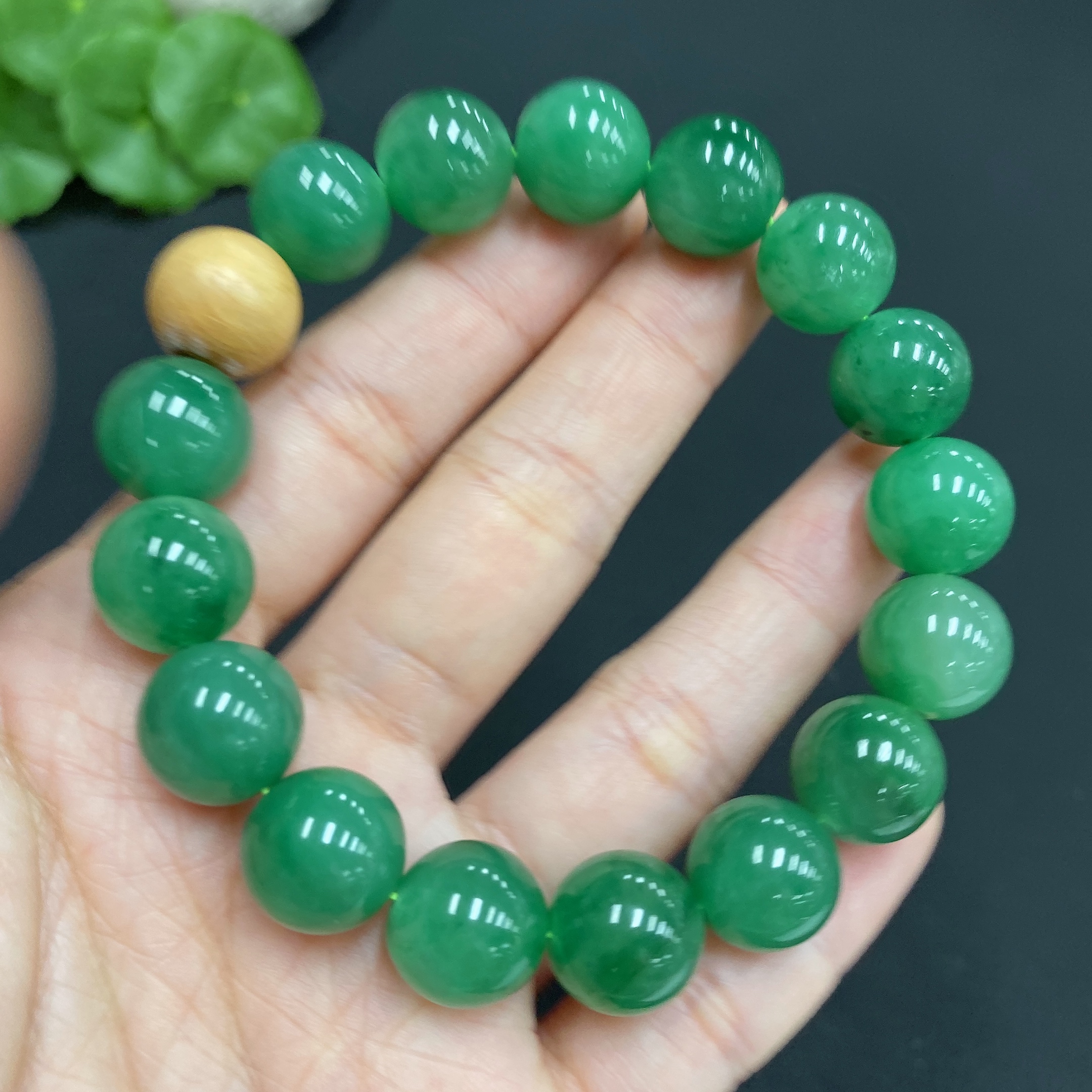 H28215867 African Emerald (Dulong Jade)