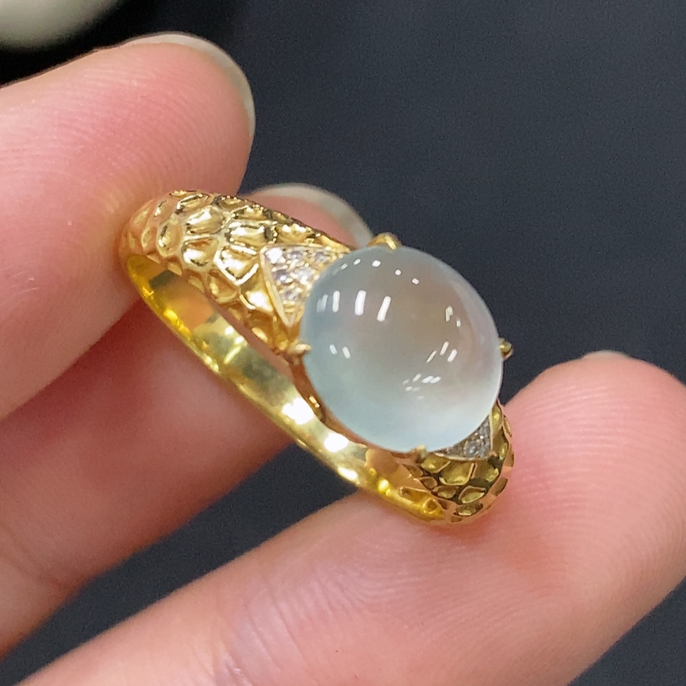 F29356425 Jadeite inlaid with 18k gold and diamonds, total weight approximately 2.42g, size 17