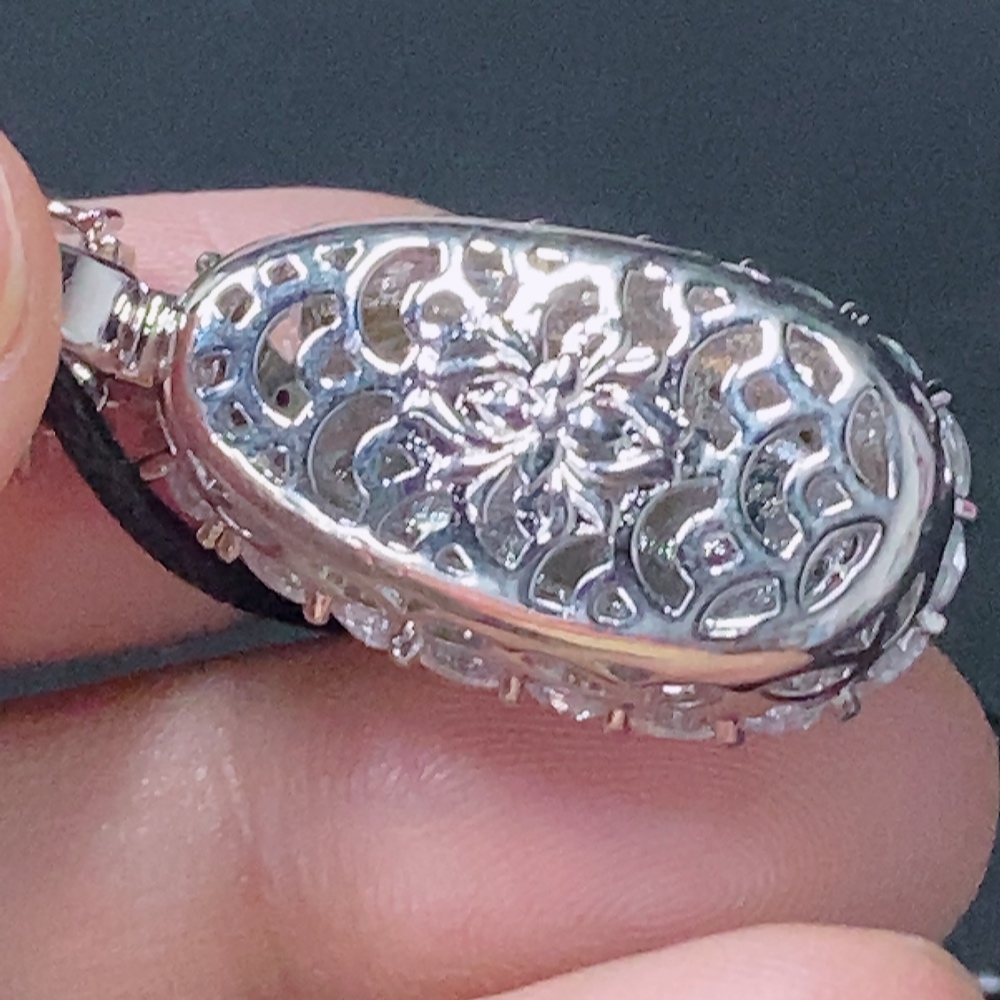 F31613490 Jadeite Inlaid Lucky Bean Pendant Non-Gold Total Weight Approx. 6.66g with Cord