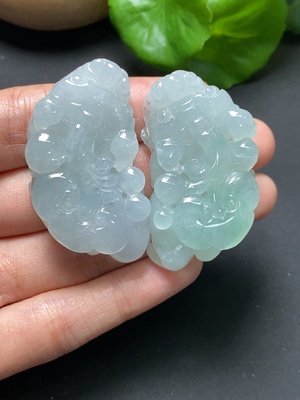 F43120791 翡翠挂件 貔貅 总重约55.19g
