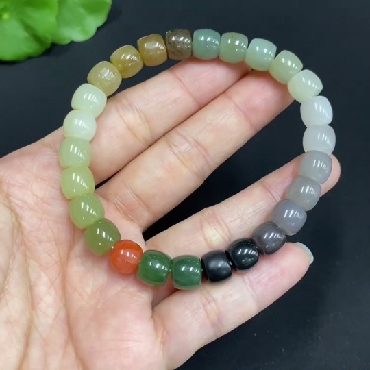 H34985428 Hetian Jade Bracelet, approx. 7.7mm, total weight approxxi. 21进程中，配珠非和田玉