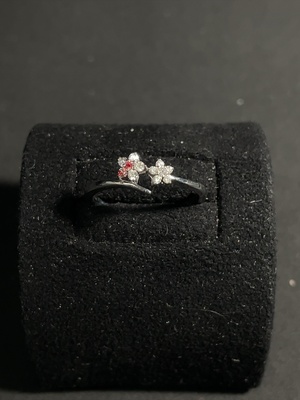 M43117576 钻石戒指 标红出不确定天然成因 18k金 货品总重约1.9g 圈口13