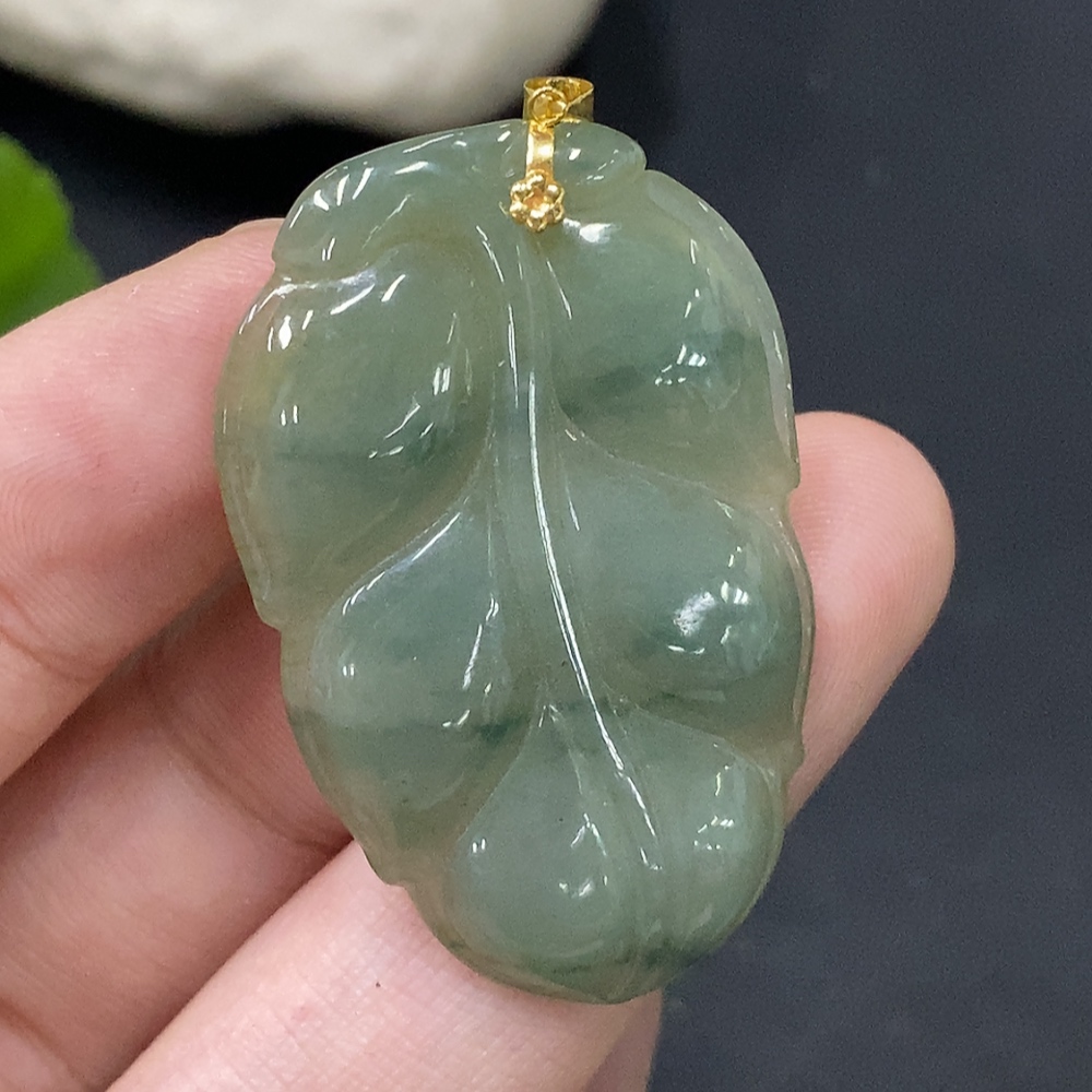 F28250066 Jadeite Pendant Total Weight Approx.7g Leaf with 18k Clasp