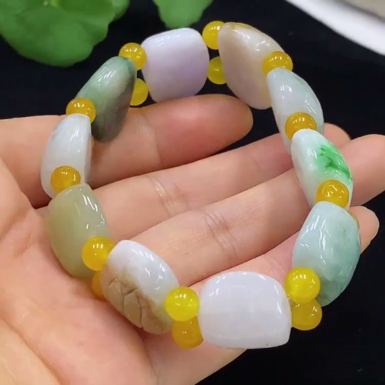 F34947618 Jadeite Bracelet Approx. 20.8mm Total Weight Approx. 62.72g Yellow Color Origin Undetermined Contains Other Mineral Components Non-A Grade Beads