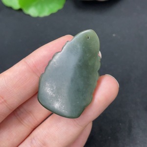 H41945961 和田玉  皮色成因未定  货品总重约27.8g