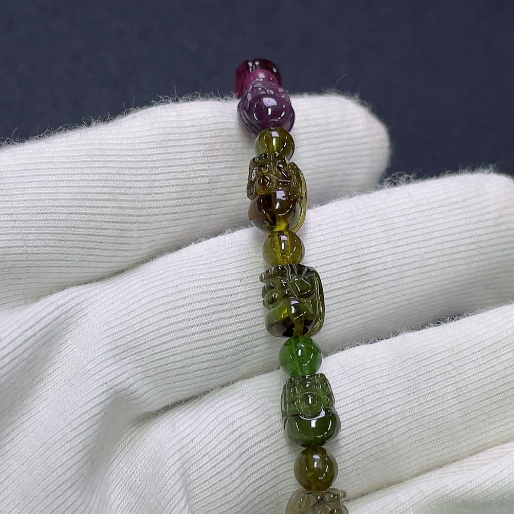 C30474072 Tourmaline Bracelet with Other Mineral Components, Visible Organic Matter, Total Weight Approx. 14.79g, Size Approx. 6.1mm