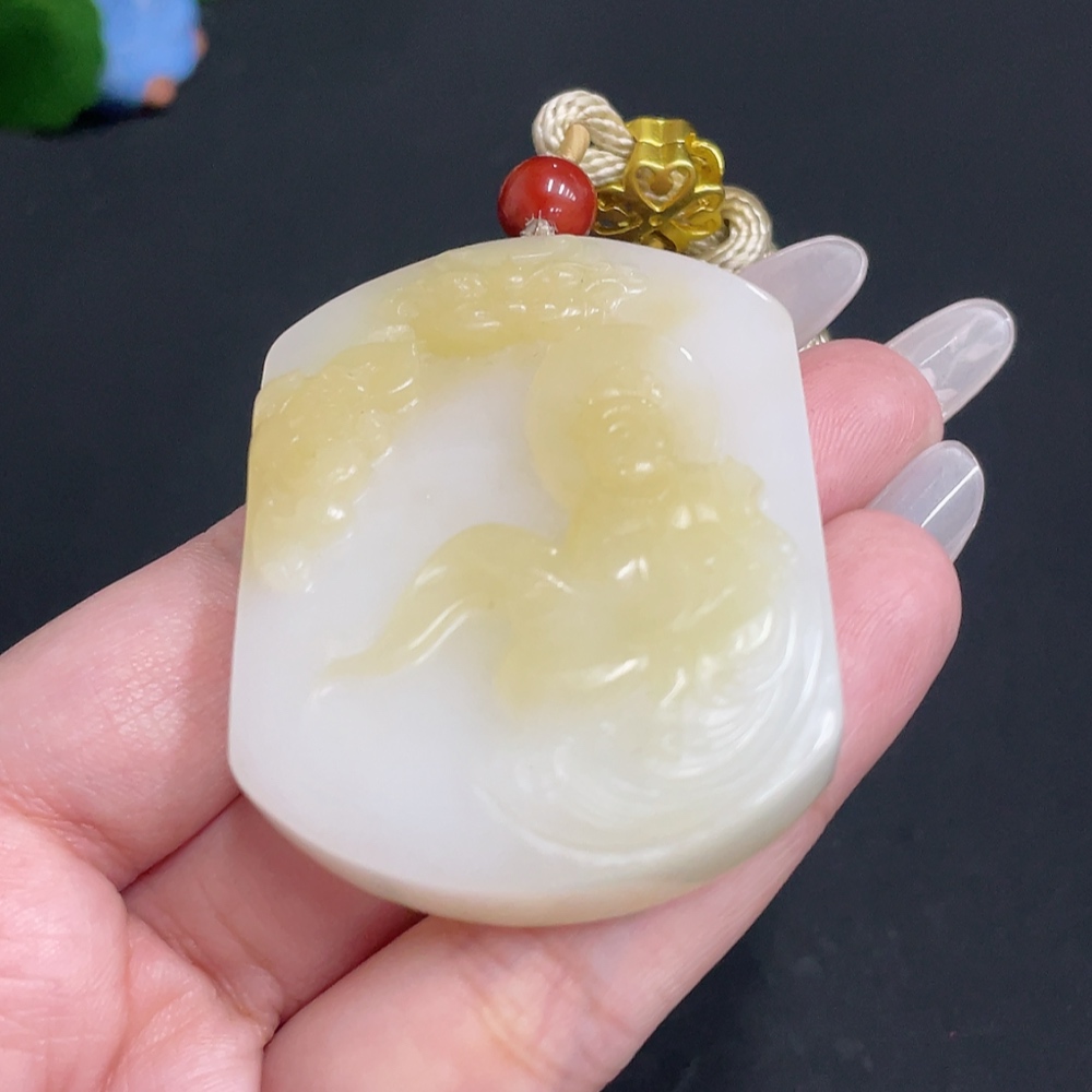 H27128764 Hetian Jade Pendant Guanyin with Non-Hetian Jade Beads Total Weight Approx. [with Rope] 62.7g