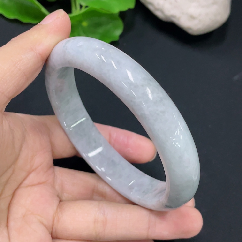 F32697073 Jadeite Round Bangle, 58.8 Loop Size, Total Weight Approx. 56.01g
