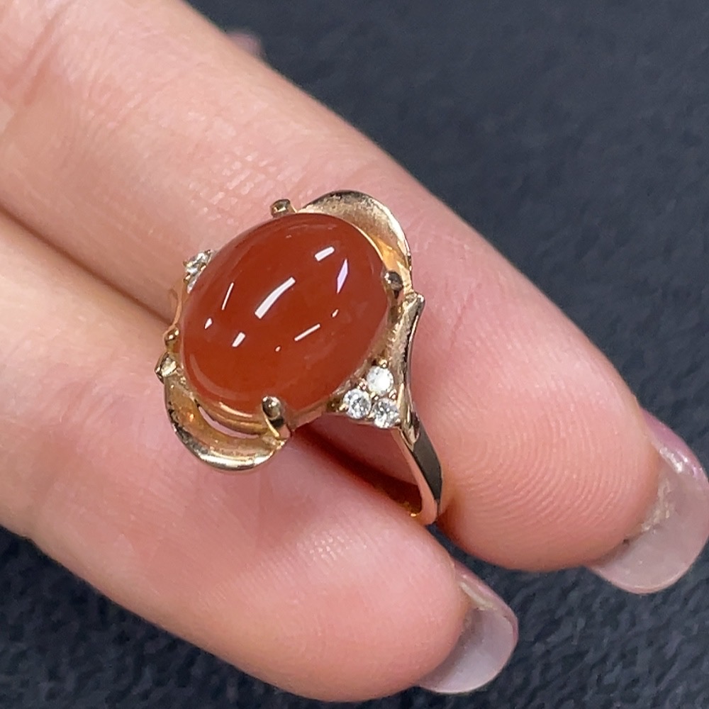 C27097812 Red Agate Inlaid Ring, 18k Gold, Size 13, Total Weight Approx. 3.81g