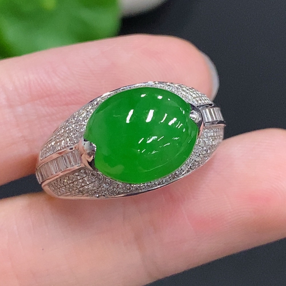 F29419381 Jadeite Cabochon Ring 18k Gold Total Weight Approx. 6.8g Size 22 with Diamond Accents