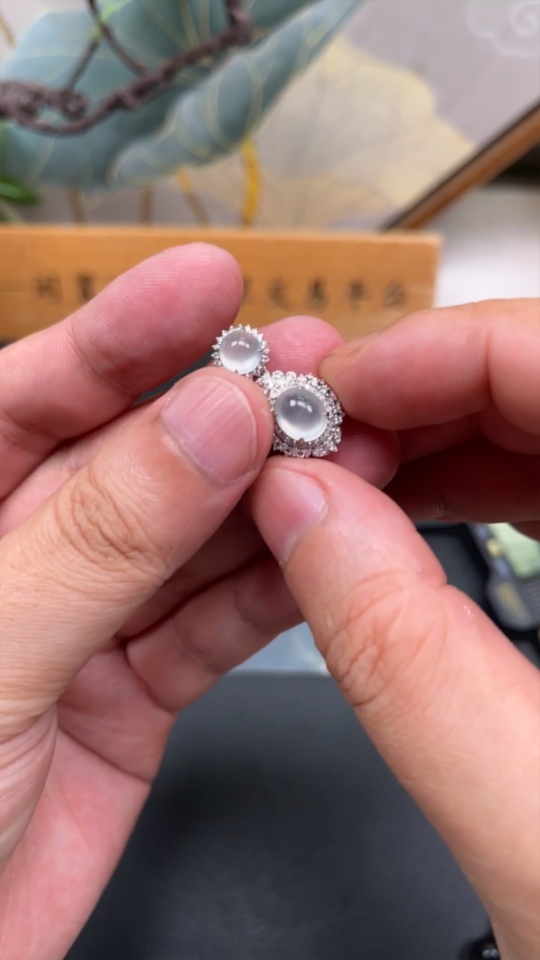 F31691887 Jadeite Bezel-set Cabochon Pendant with 18k Gold and Diamond Accents, Total Weight Approximately 2.238g