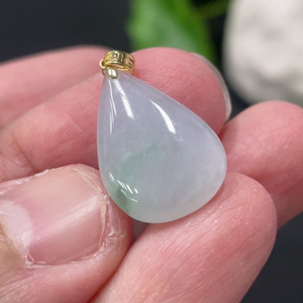 F35107990 Jadeite Waterdrop Pendant with 18K Gold Clasp, Total Weight Approx. 1.56g