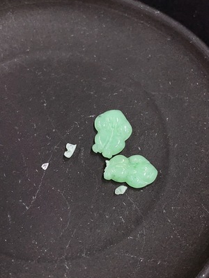 F37403770 翡翠金玉满堂挂件一手走 有破损