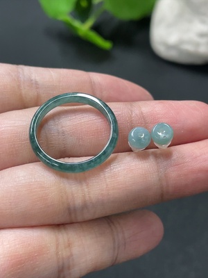 F33910047 Jadeite Ear Stud + Ring Non Gold Inlay Size 17