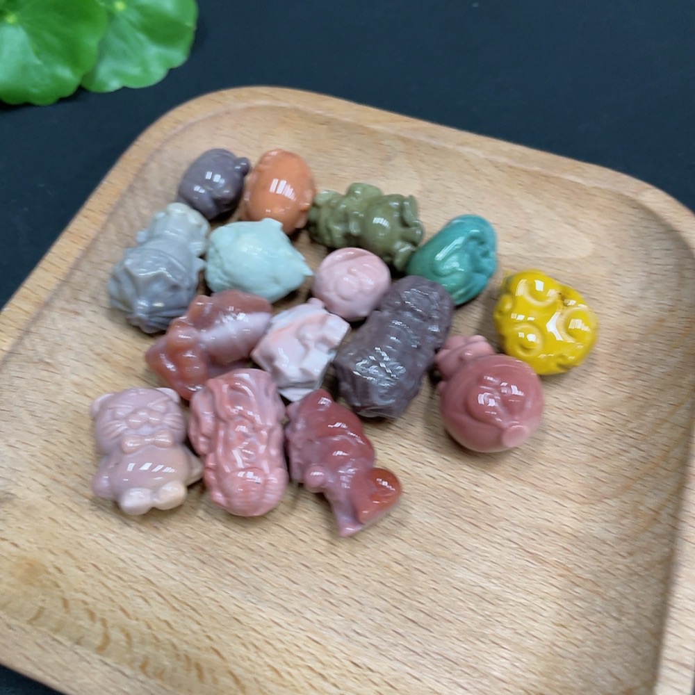 H35110071 Alashan Agate Pendant with other mineral components, total weight approximately 93.1g