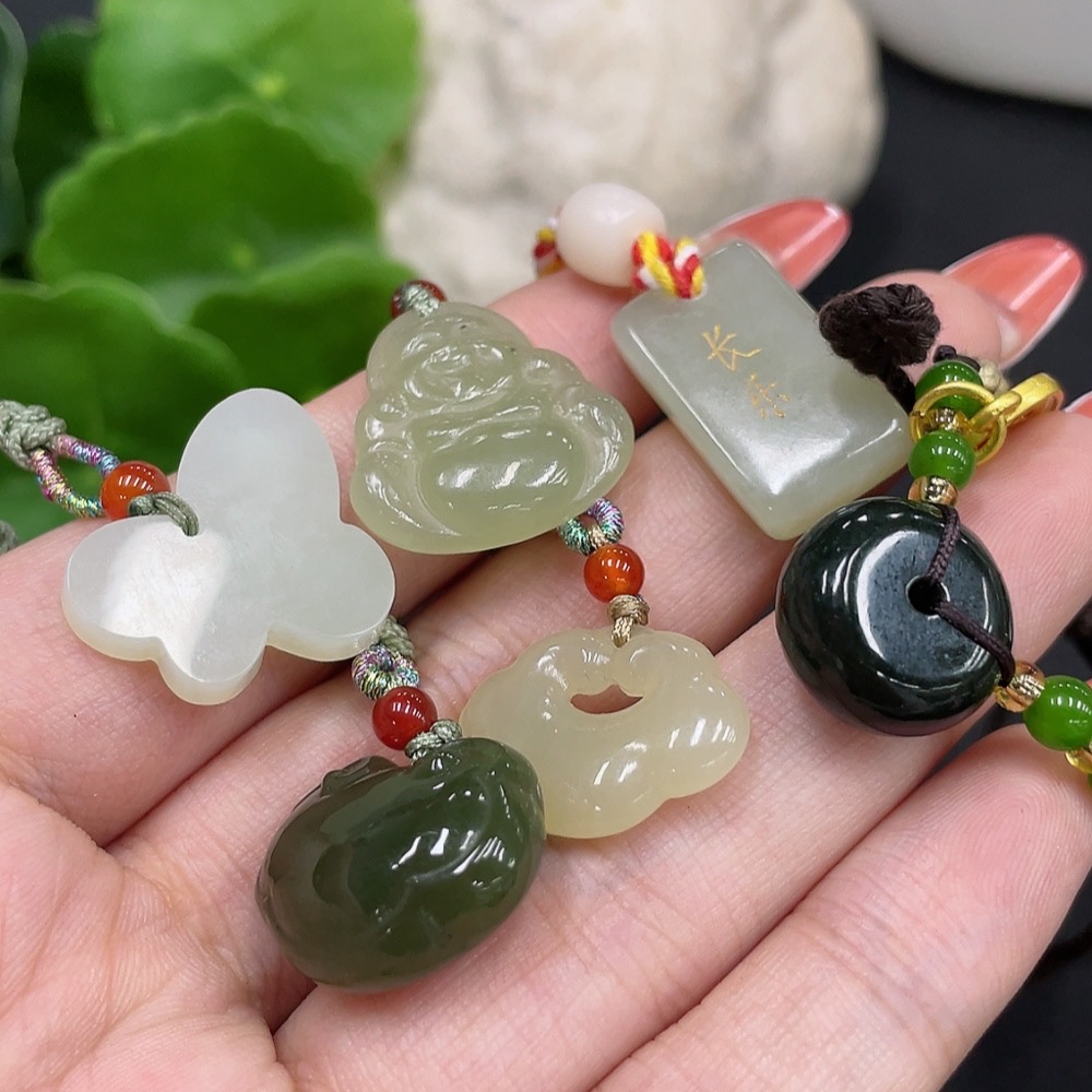 H34063097 Hetian Jade Pendant