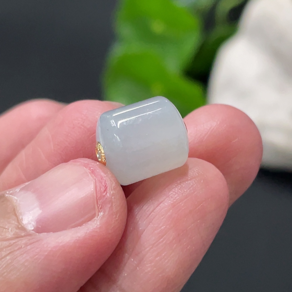 F35171724 Jadeite Road to Success, approximately 10.4mm, total weight about 2.3g, with accessory Au about 54%