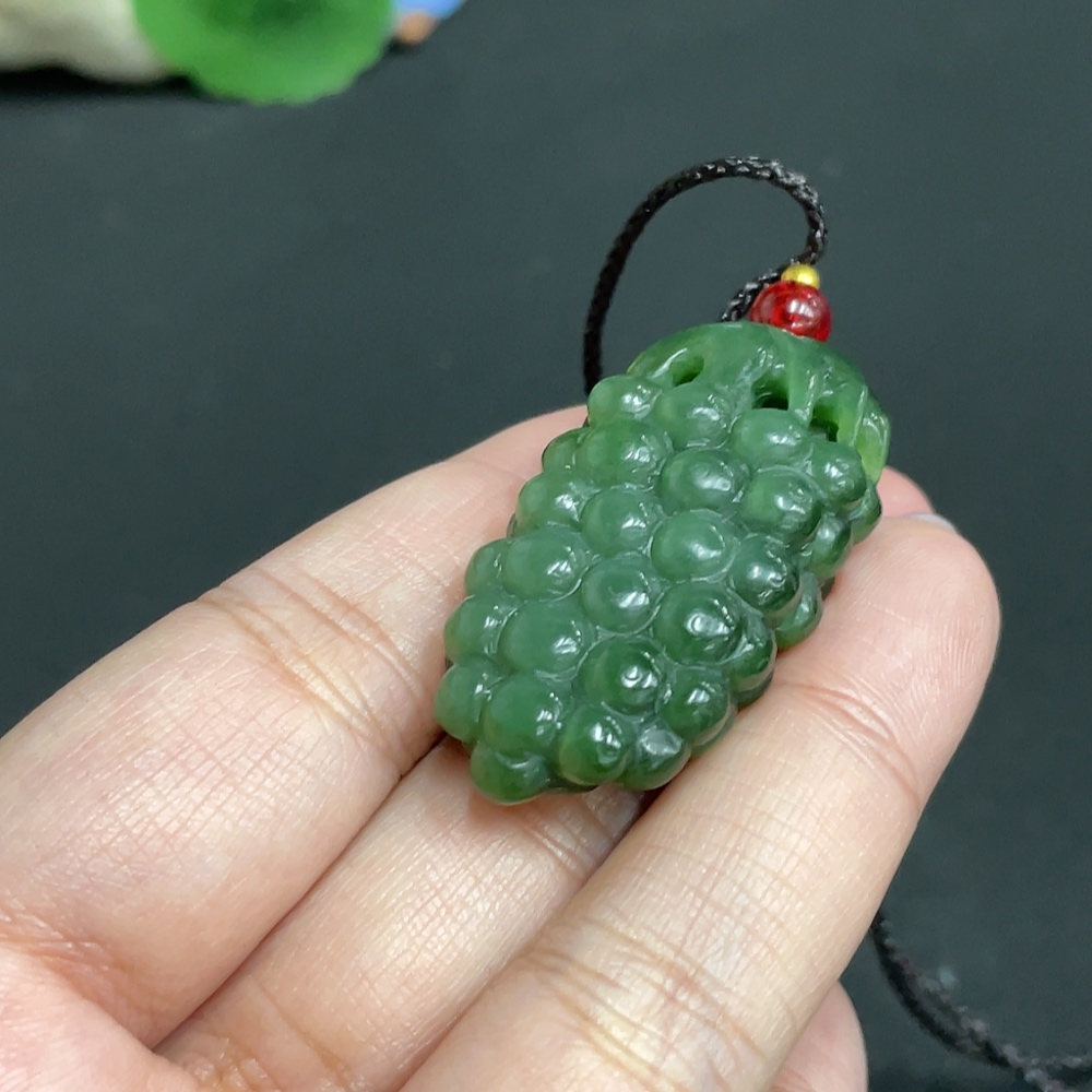 H33862722 Hetian Jade Pendant, Blessing of Abundant Offspring, Total Weight Approx. 20g