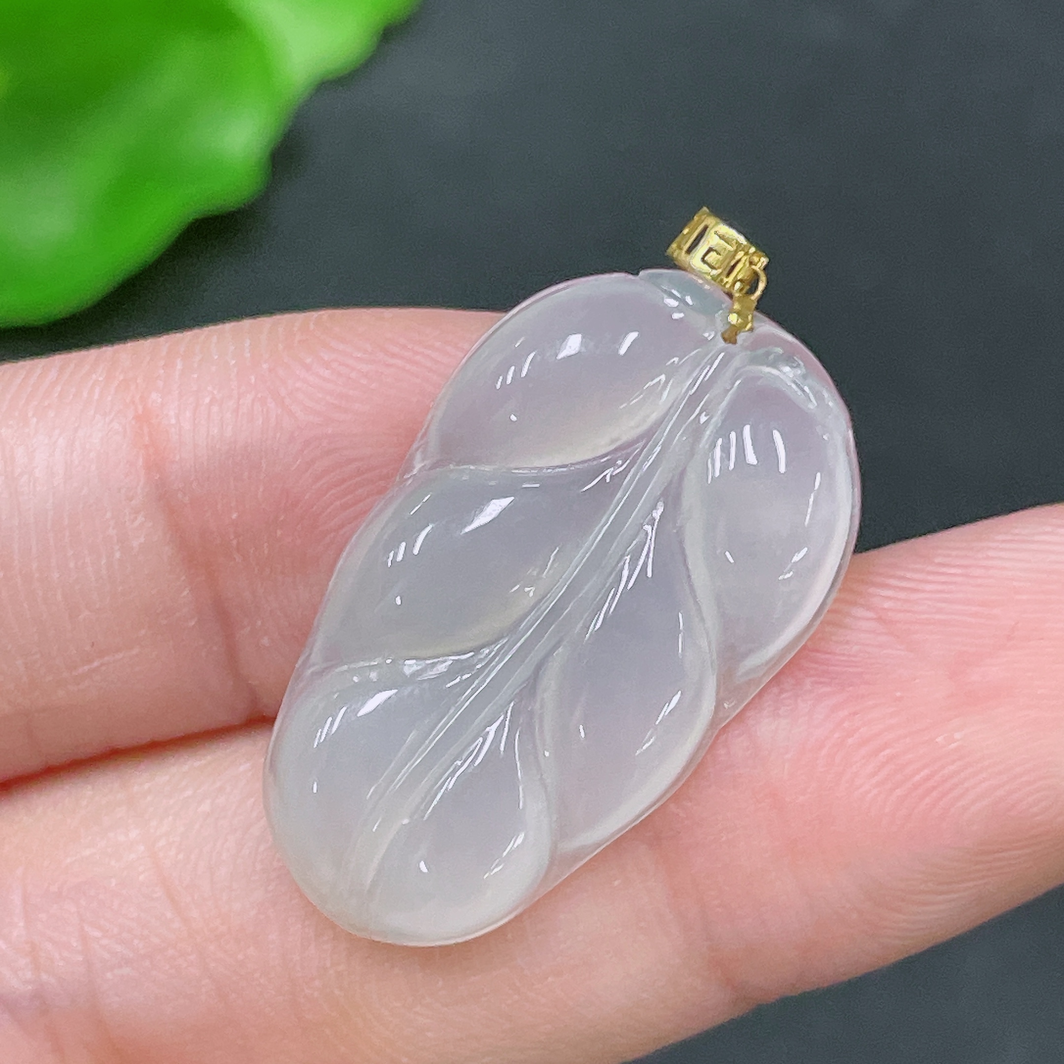 F33894196 Jadeite Leaf Pendant 18K Gold Total Weight Approx. 2.5g