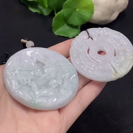 F32729724 Jadeite Pendant