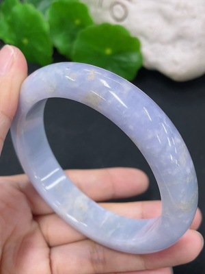 F41934513 翡翠正圈手镯 圈口55.5mm 货品总约重59.8g